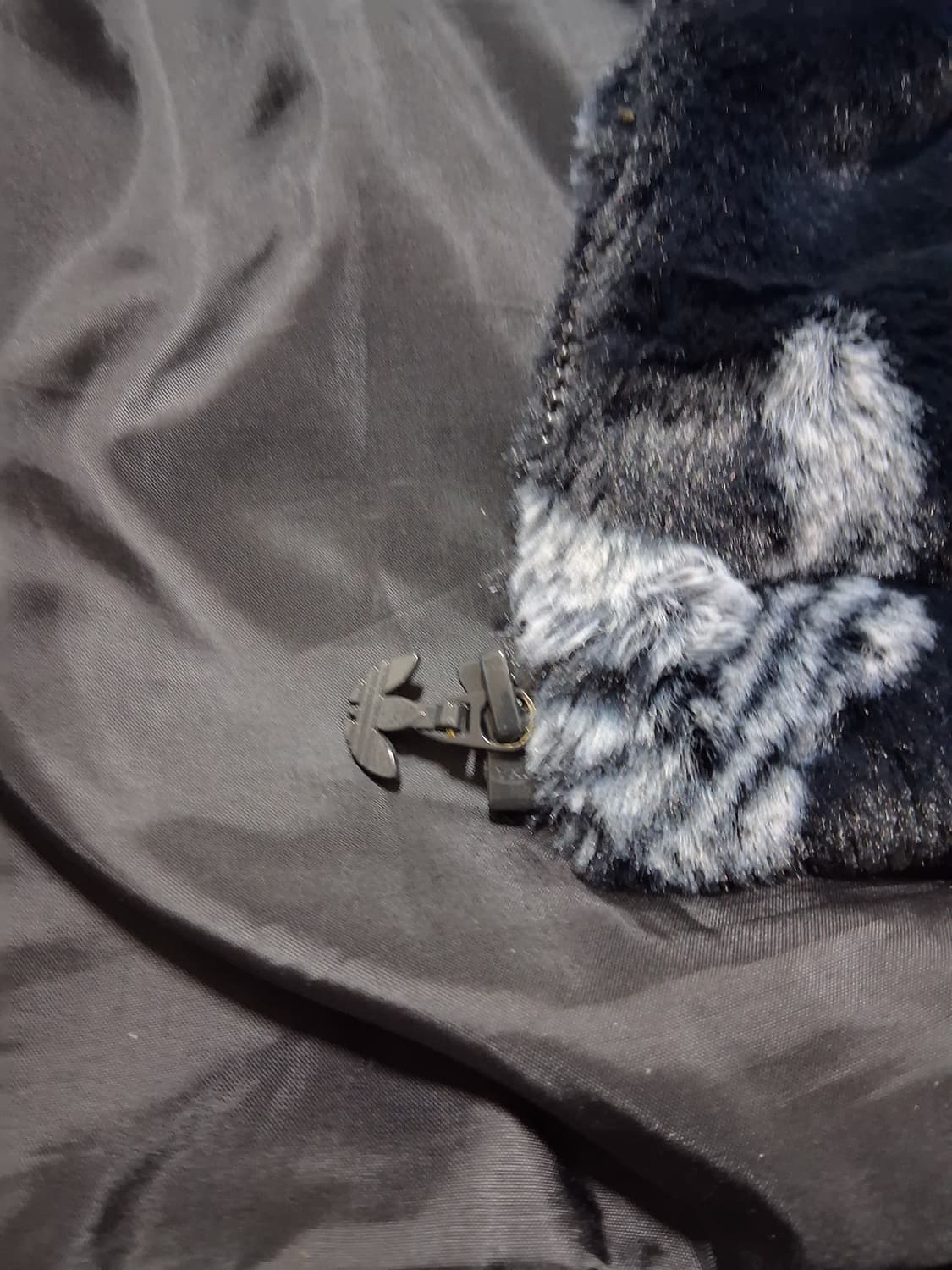 아디다스 오리지널 모노그램 퍼 재킷 블랙 HI4656 상품이미지2