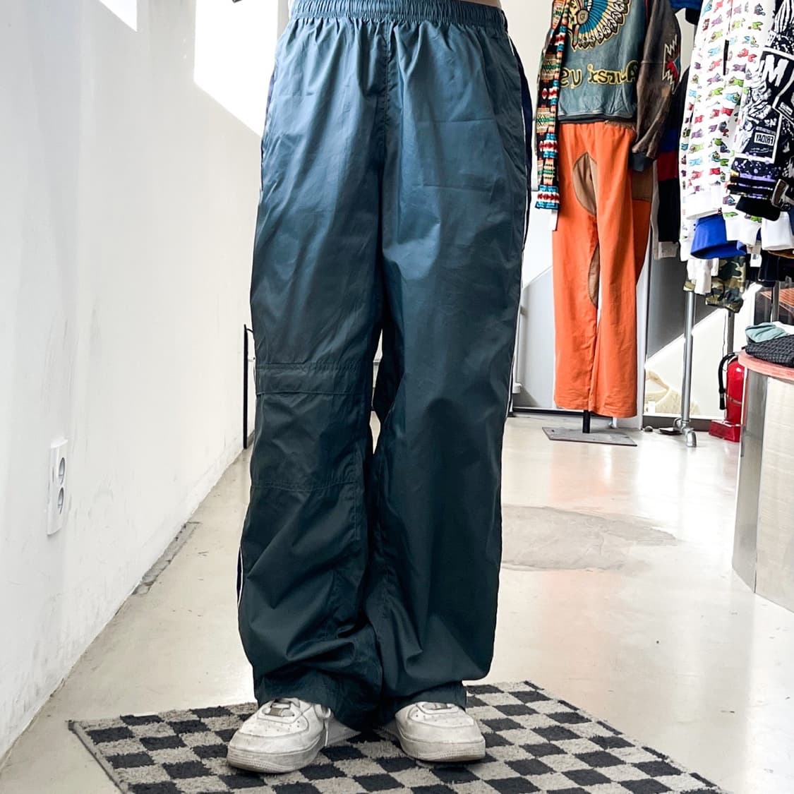 나이키 스우시 그린/네이비 사이드라인 올드스쿨 우븐팬츠 상품이미지2