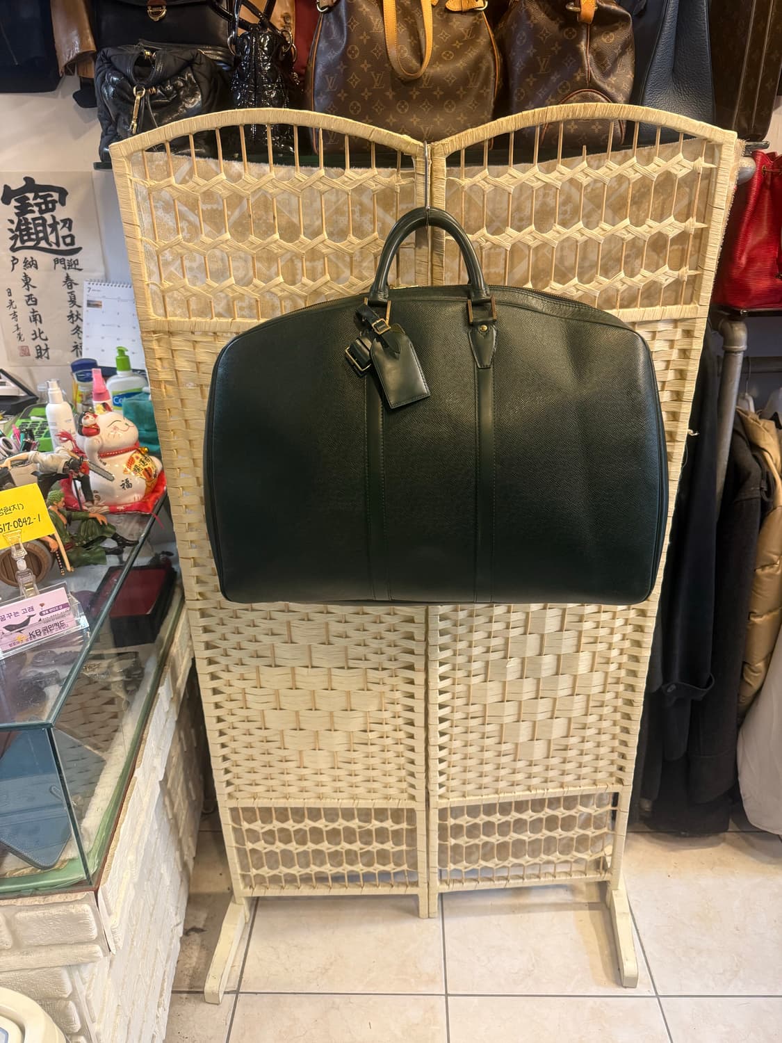 정품 루이비통 타이가 여행용 토드백 팝니다 상품이미지1