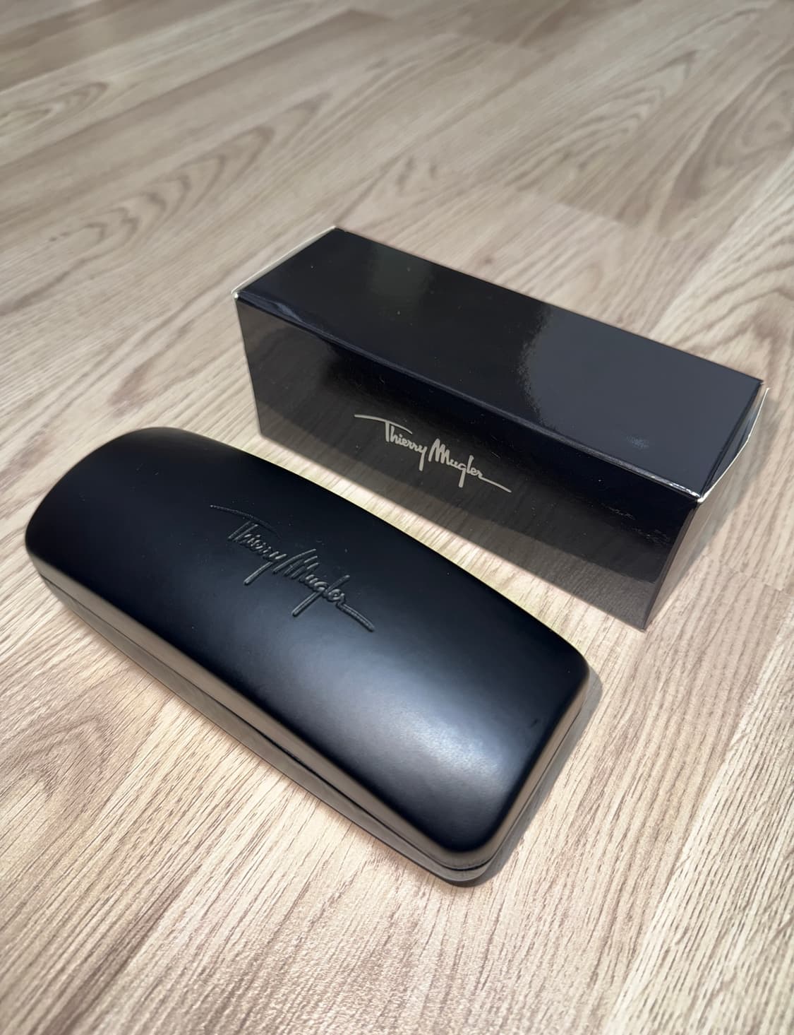 Mugler 뮈글러 실버 스퀘어 긱시크 안경테 상품이미지1