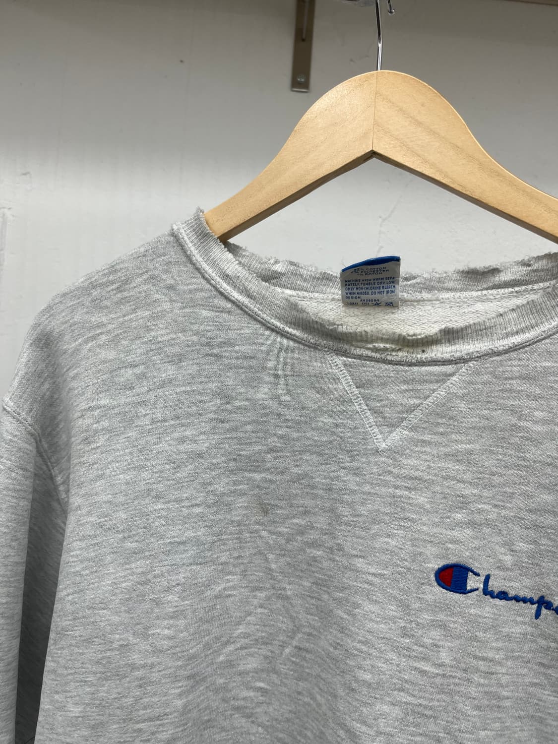 L) 90's USA MADE CHAMPION V-GUESST 맨투맨 상품이미지1