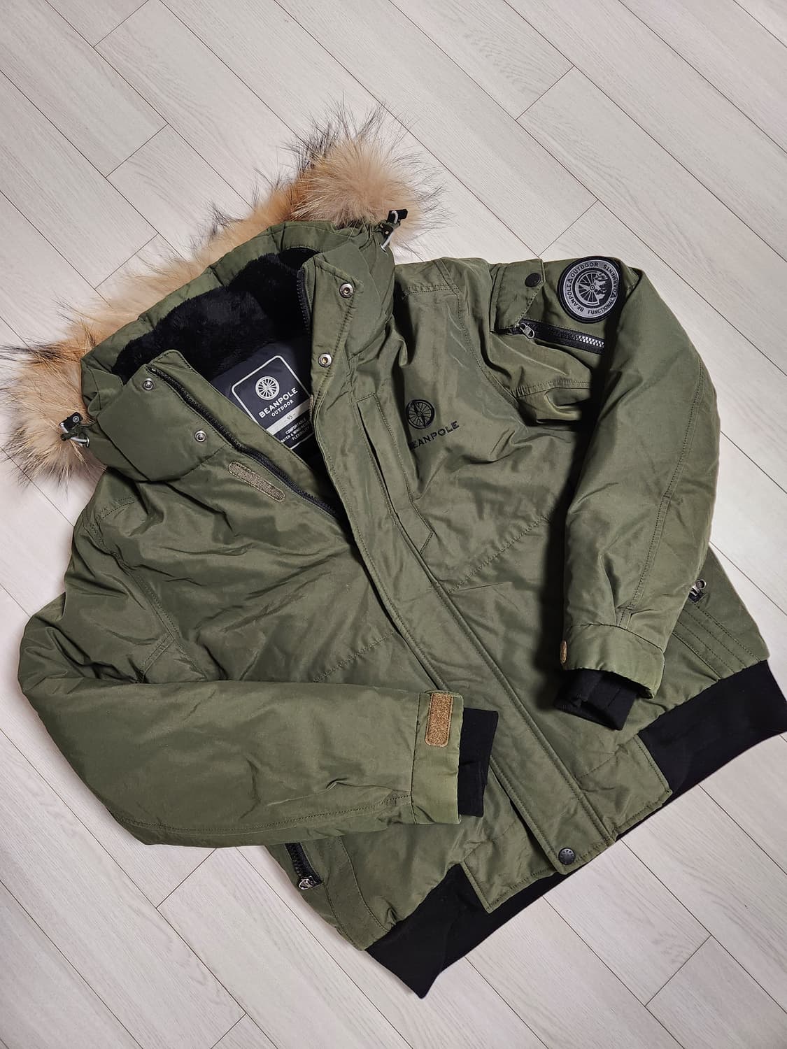 빈폴아웃도어 보머 도브 다운 (BO6X38D09H, 카키)사이즈M

모자 상품이미지1