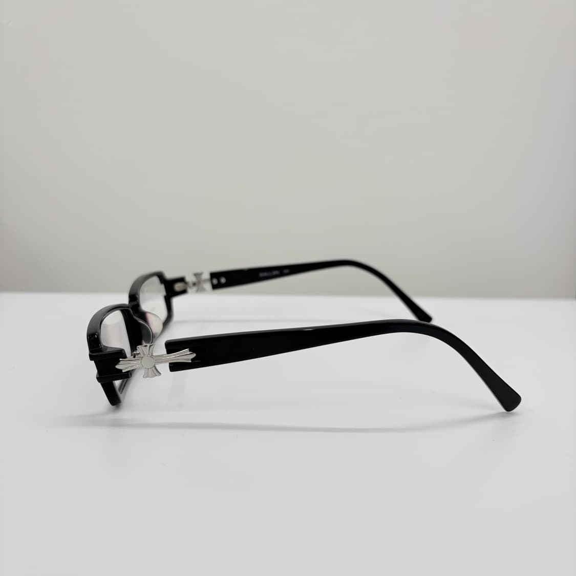 GALLAN 블랙실버 십자가 빈티지 뿔테 상품이미지4