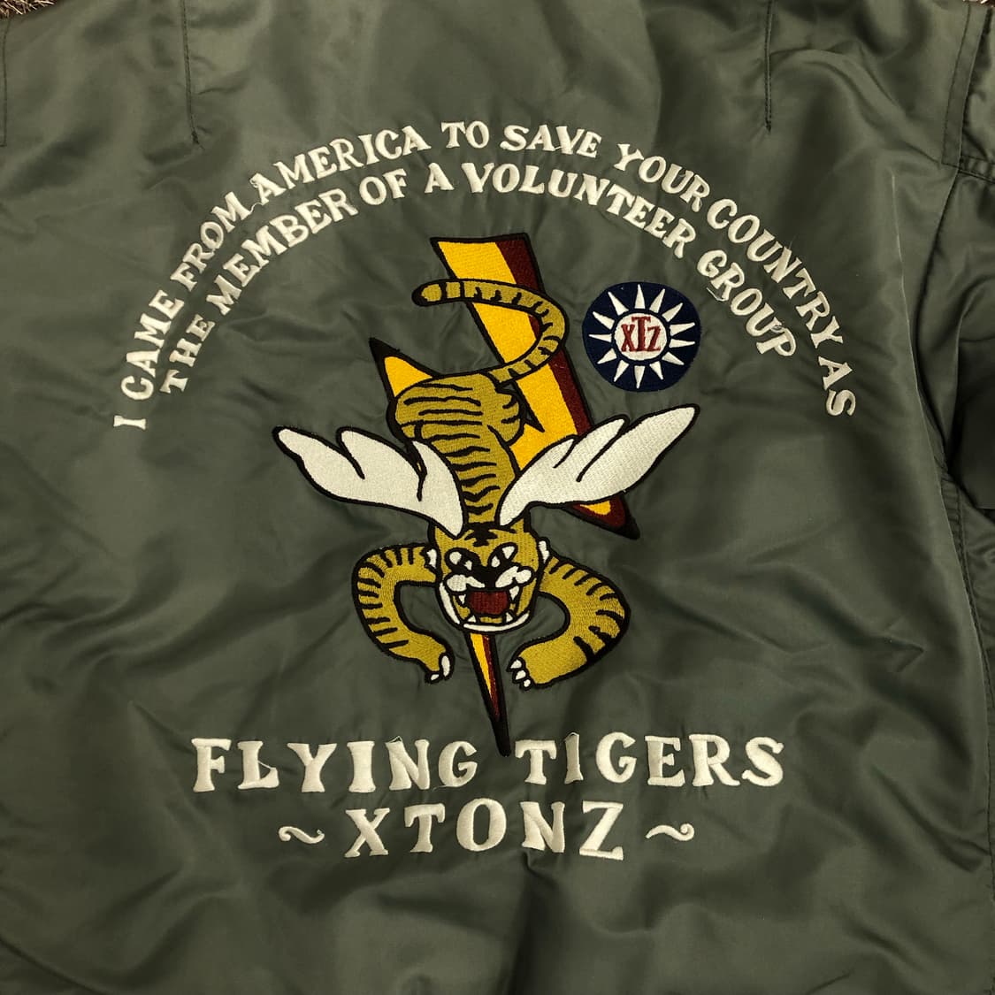 엑스톤즈 XRONZ 플라잉 타이거 성조기 봄버 플라이트 항공 점퍼 상품이미지7