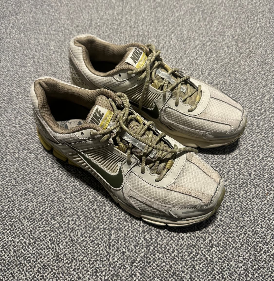 나이키 줌 보메로 5 라이트 본 265 상품이미지1