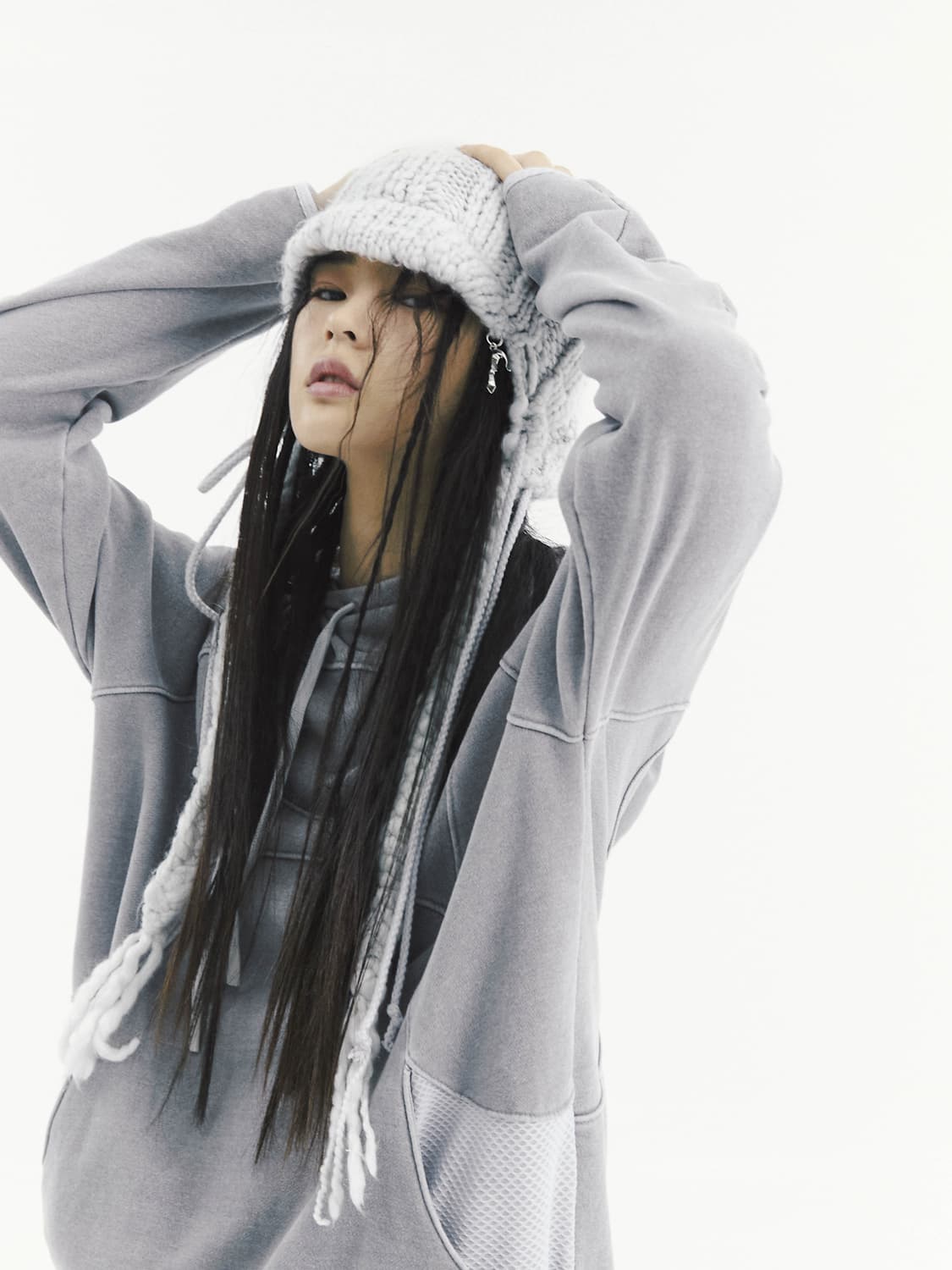 [새상품] 오호스 브레이디드 이어플랩 비니 그레이 상품이미지9