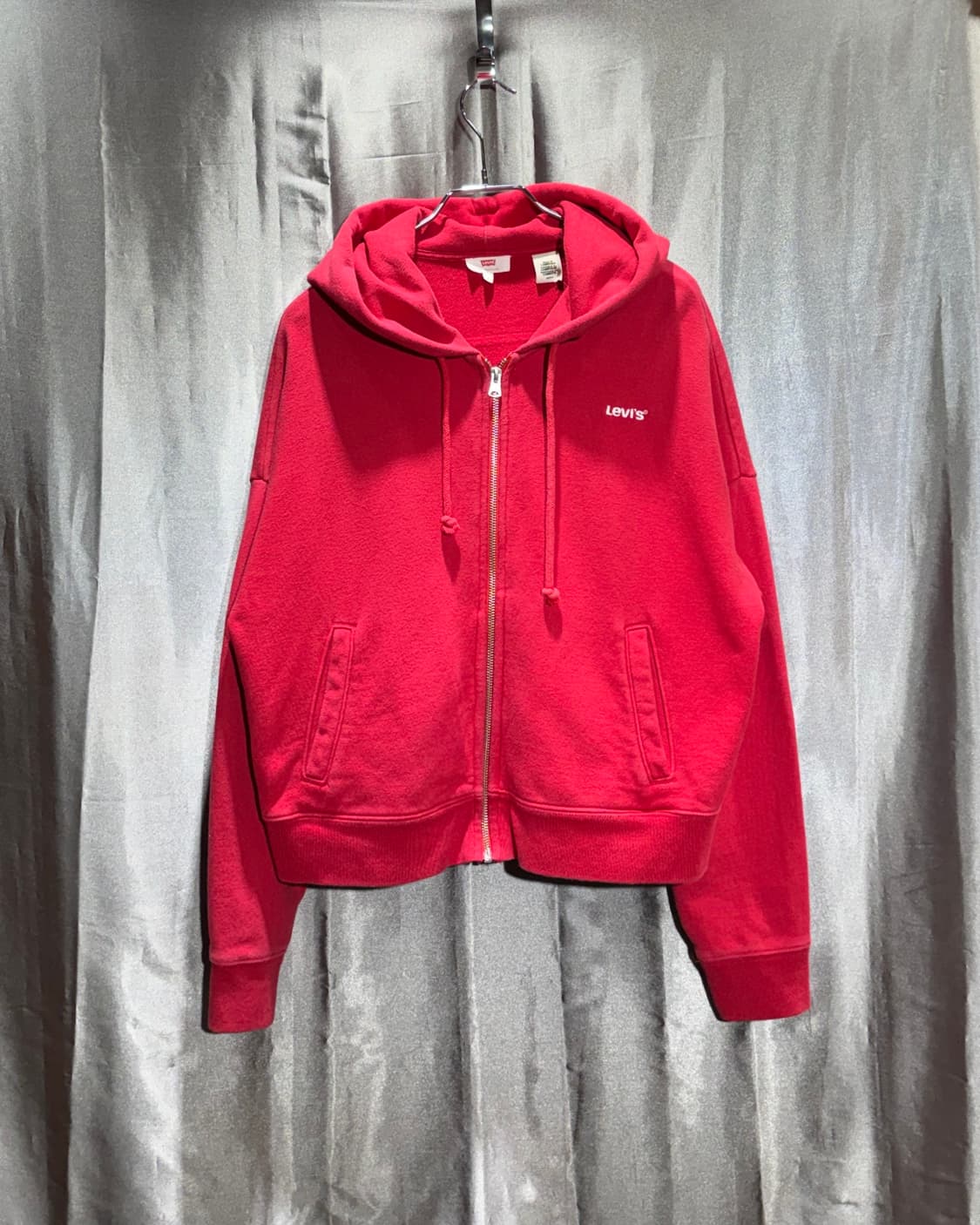 S 리바이스 스펠링 라인 레드 후드집업 상품이미지3