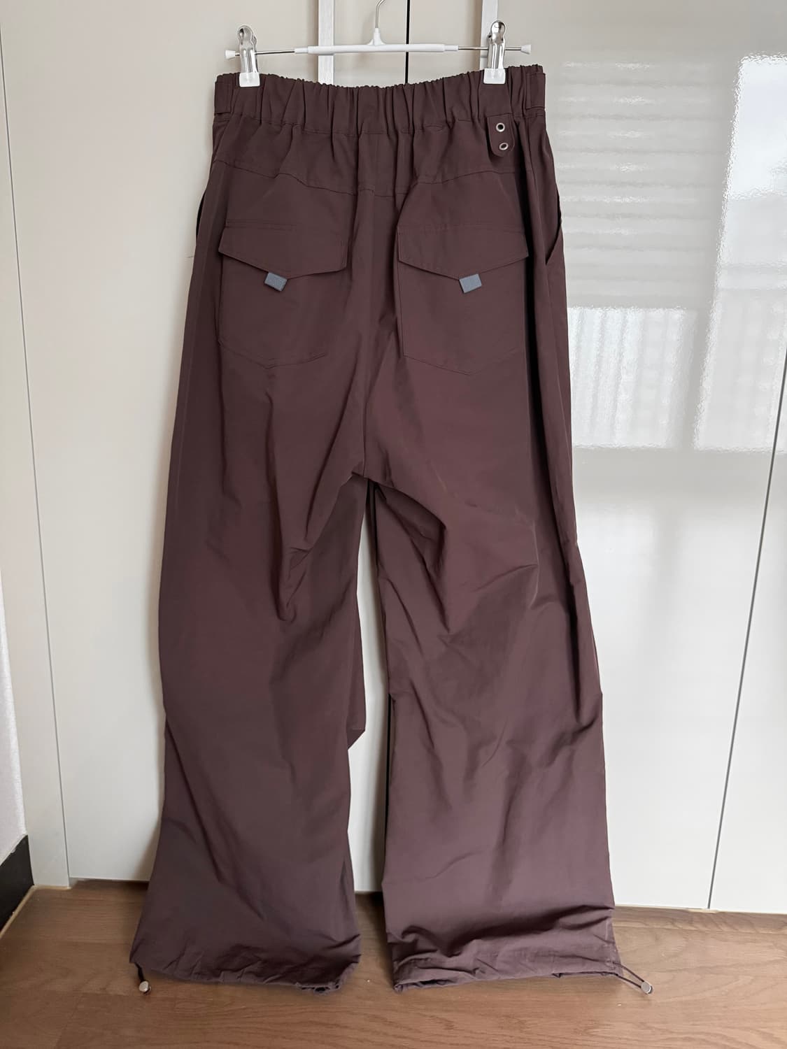 오헤시오 EFFECT NYLON PANTS, BROWN 상품이미지3