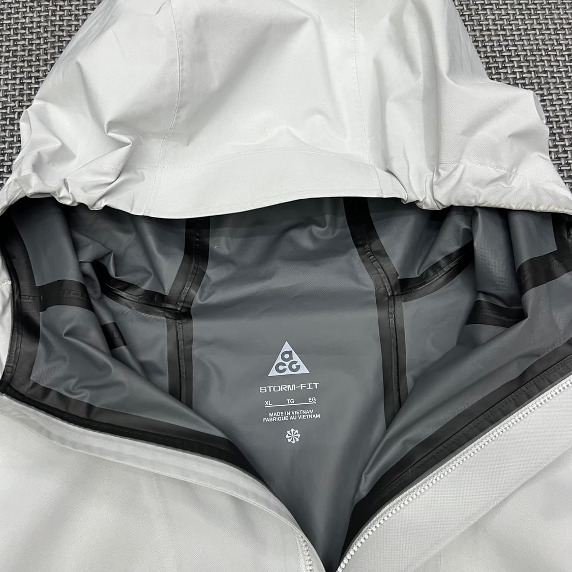 착샷O 나이키ACG 스톰핏 바람막이 상품이미지2