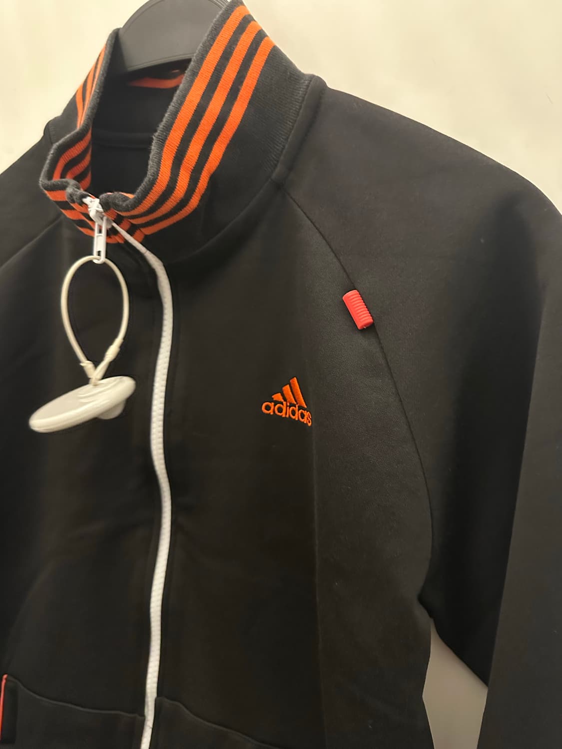 ADIDAS 아디다스 리메이크 2-WAY 크롭져지 상품이미지2