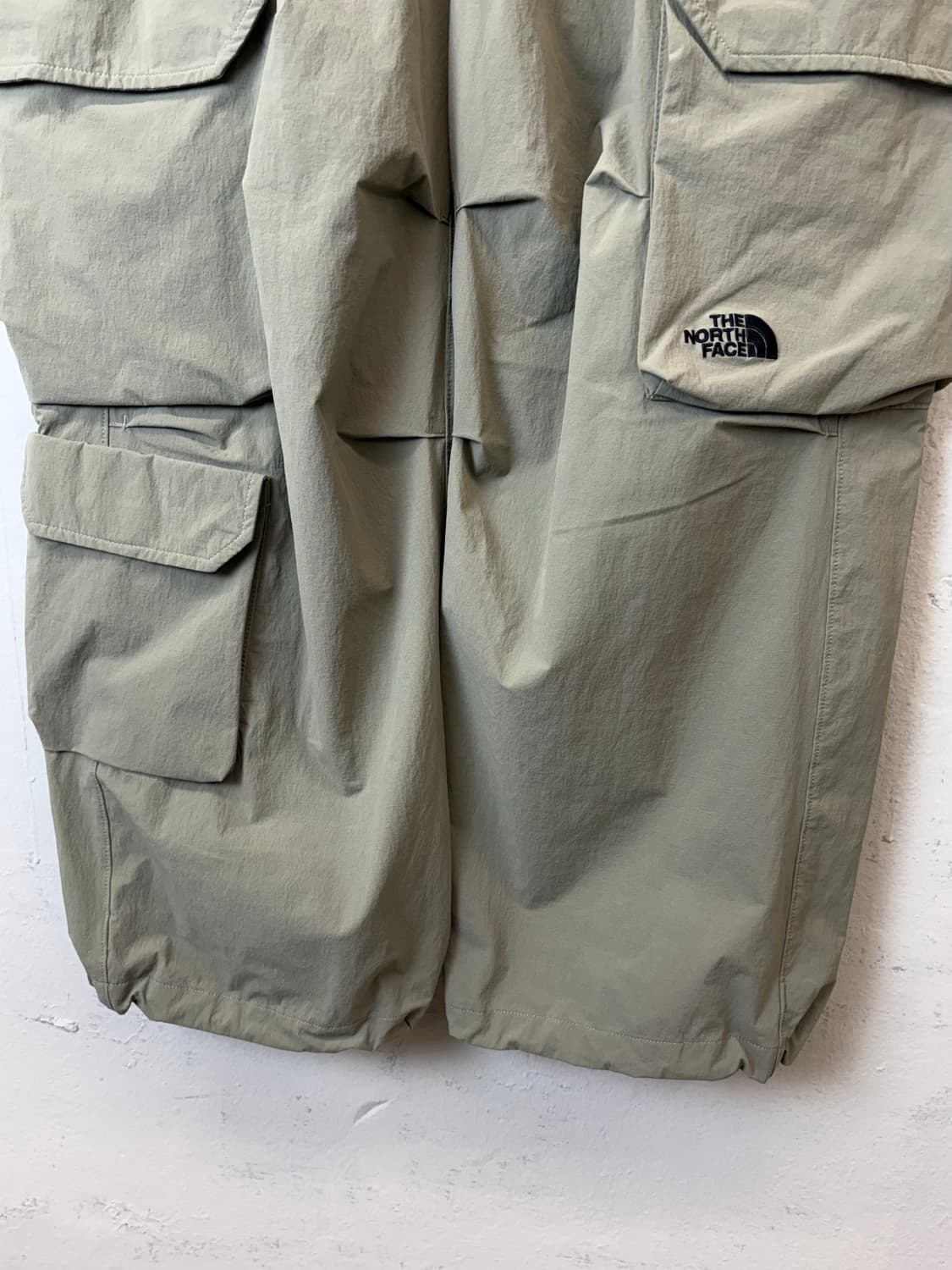 노스페이스 나일론 카고팬츠 올리브 그린 상품이미지4