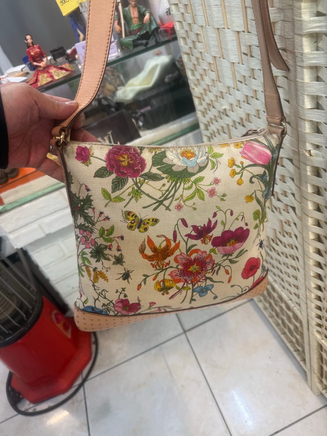 정품 구찌 플로라 페프레이티드 캔버스 크로스백 팝니다 상품이미지4