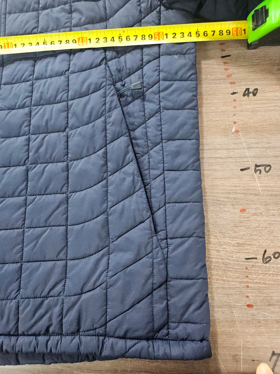 노스페이스 써모볼 퀼팅 경량패딩 네이비  M 상품이미지9