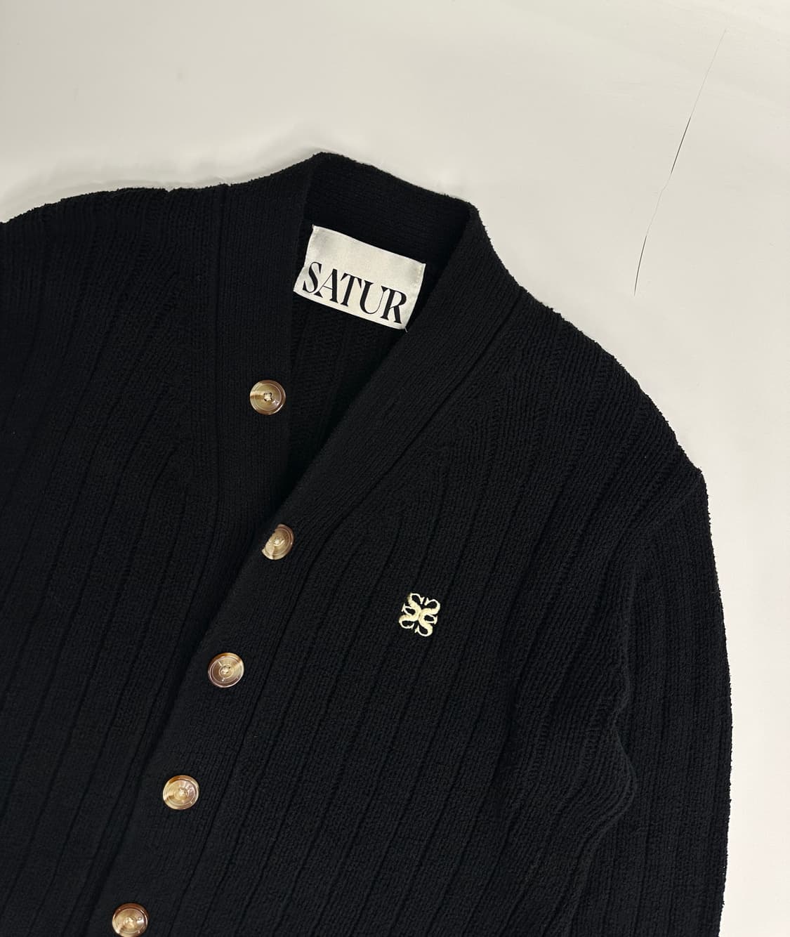 세터 파로 오버사이즈 부클 가디건  상품이미지1