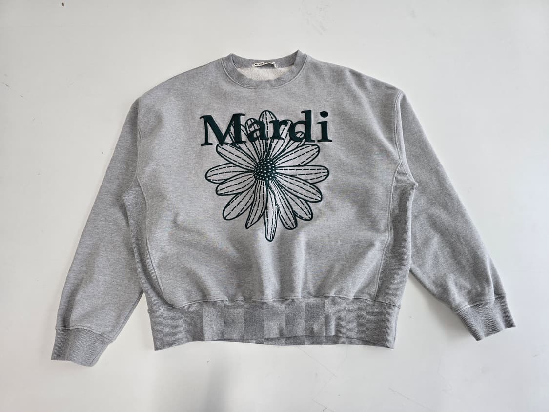마르디 메크르디 플라워 자수 맨투맨  그레이 f  상품이미지1