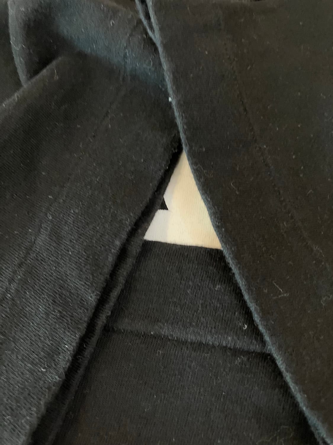 꼼데가르송 빅하트 프린팅 와펜 티셔츠 블랙 상품이미지3