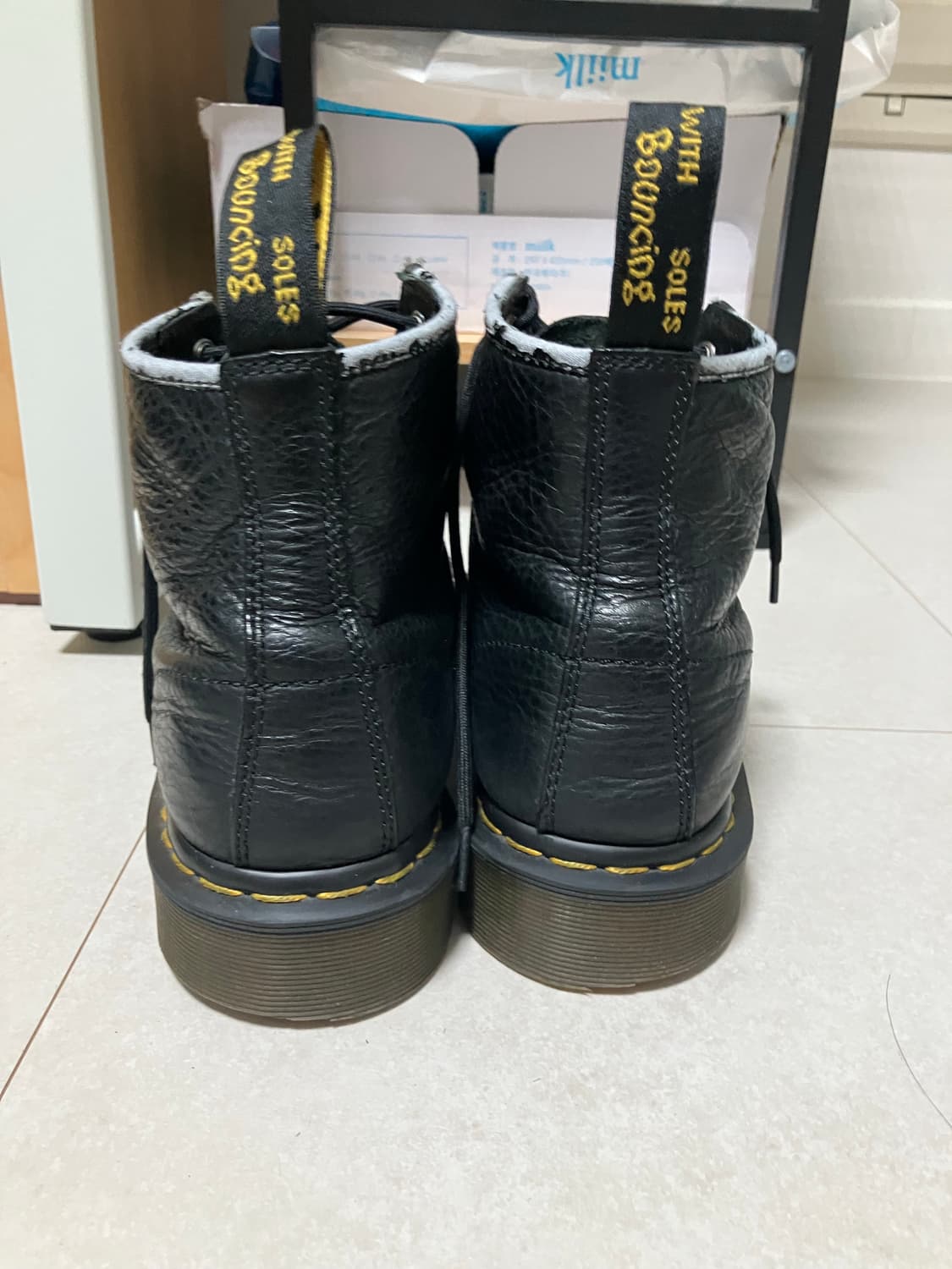 닥터마틴 101 6홀 부츠 워커 260 us8 상품이미지3