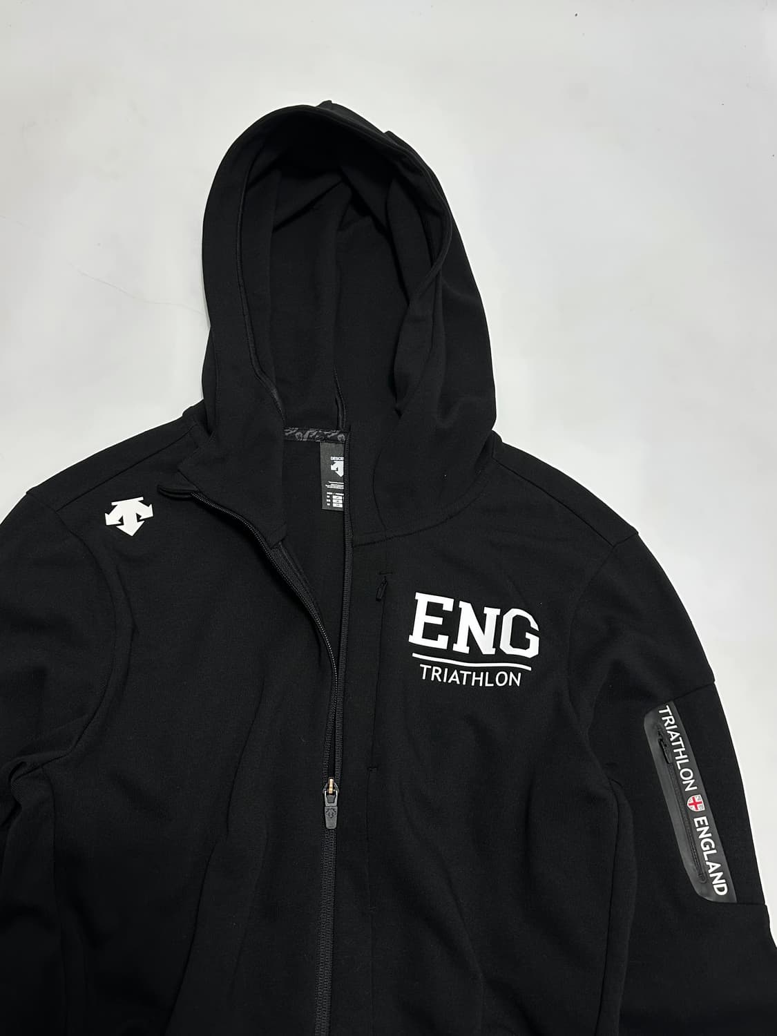 데상트 잉글랜드 트라이애슬론팀 트레이닝 후드집업 상품이미지5
