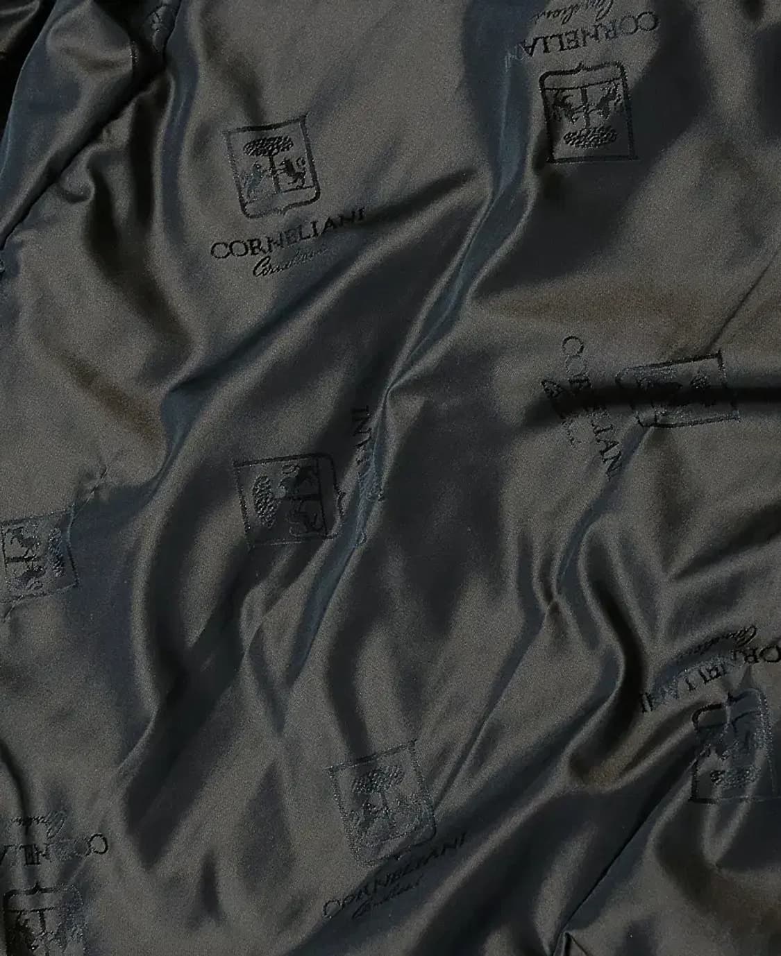 꼬르넬리아니 [Corneliani] 블랙 트렌디 후드 패딩 코트 상품이미지7