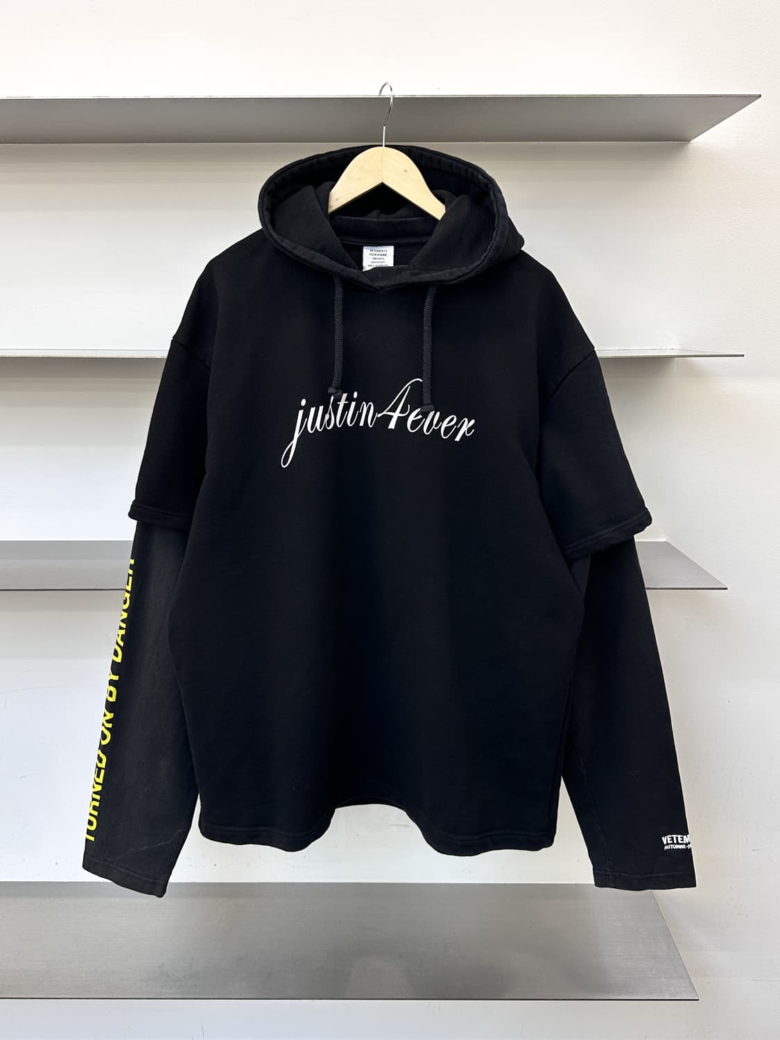 베트멍 17aw 저스틴 포에버 후드티 상품이미지1