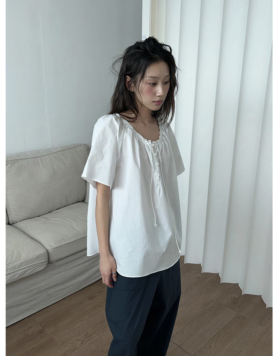 Demely 드멜리 Clean Lace Blouse 블라우스 상품이미지2