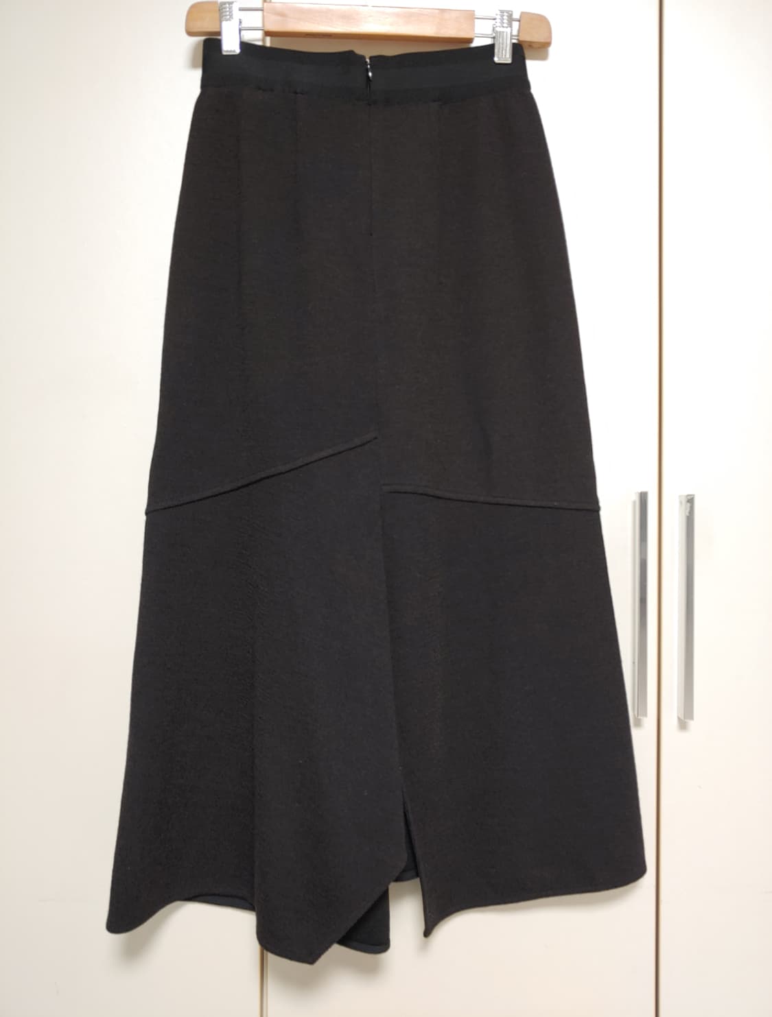 한섬 시스템 23년 언발란스 햄밴딩 스커트  상품이미지6