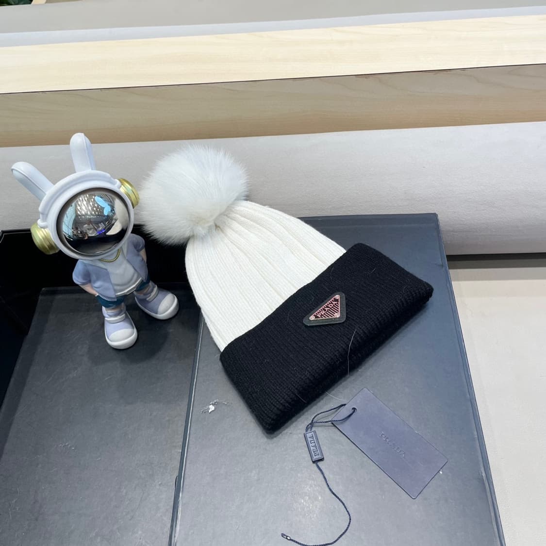 프라다 가을 겨울 모자
 상품이미지3