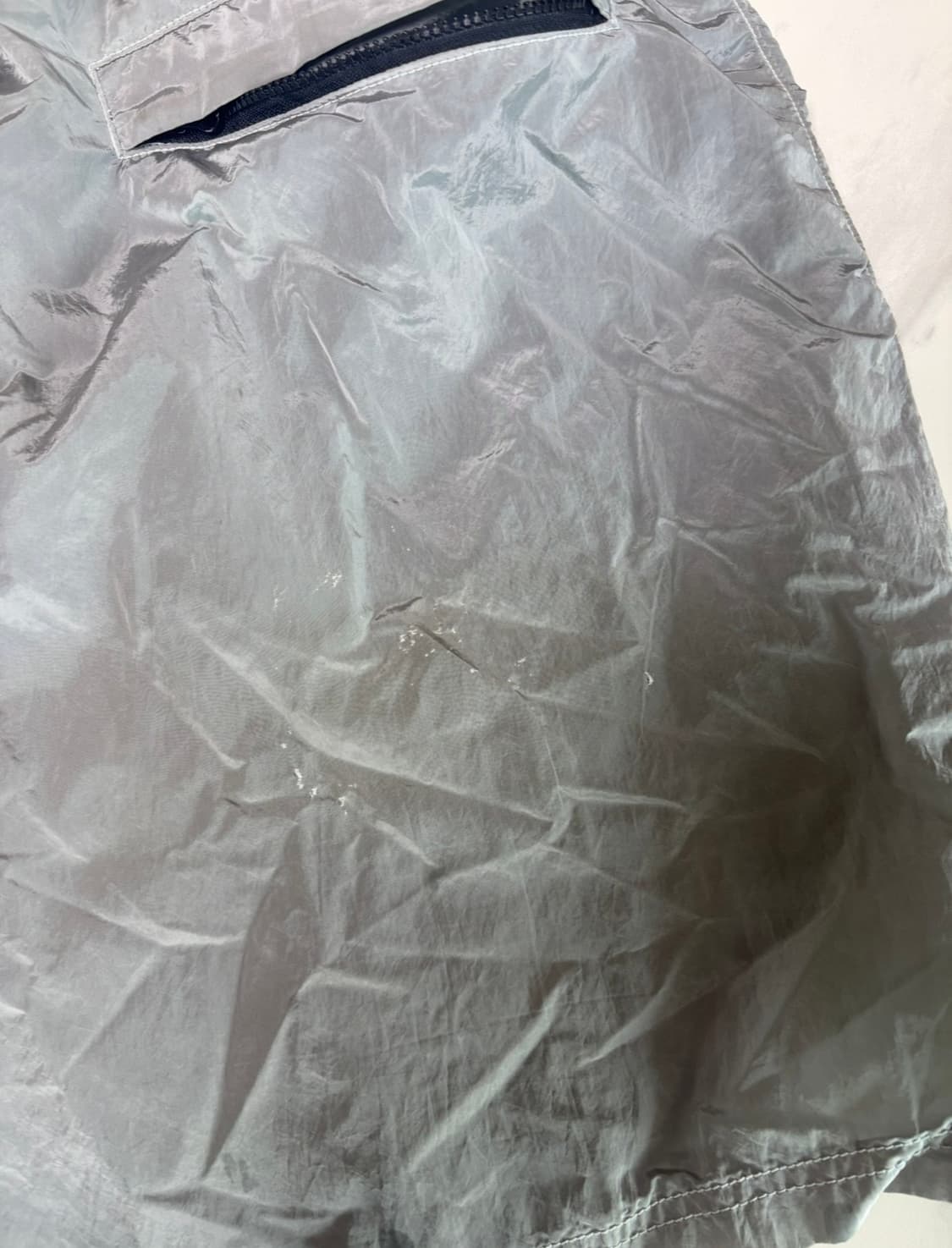 (M)스톤아일랜드 나일론 메탈 반바지 라이트 그레이 상품이미지3