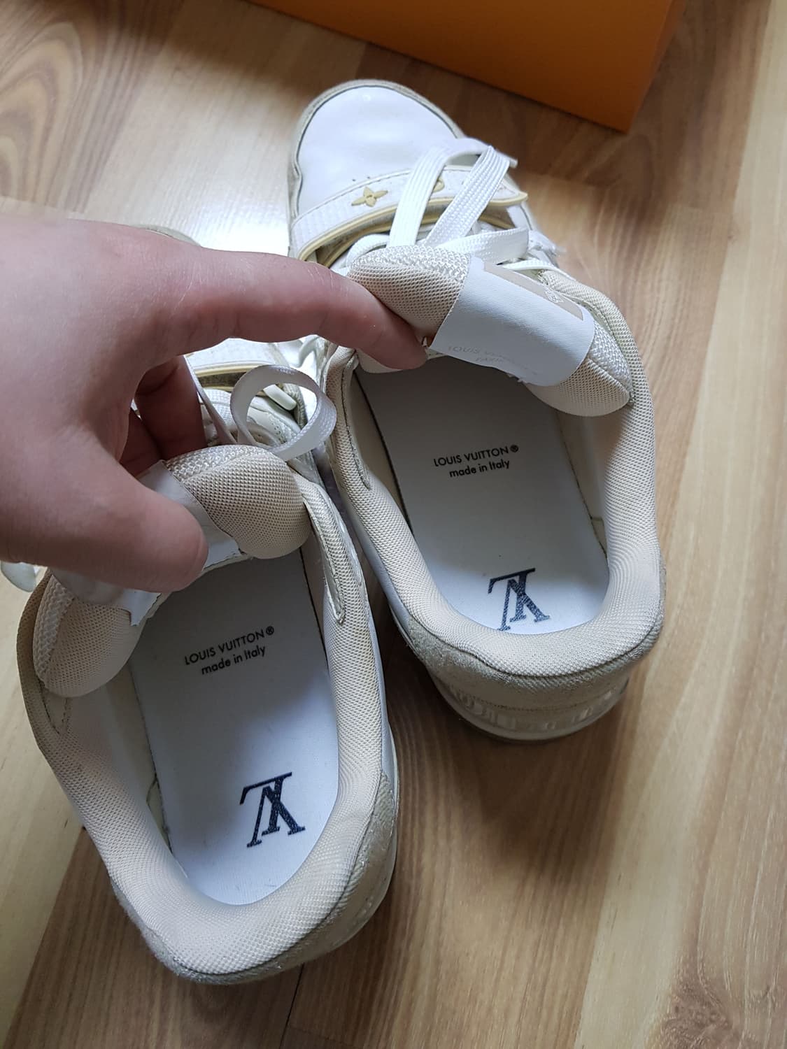 루이비통 LV 트레이너 스니커즈 베이지 상품이미지7