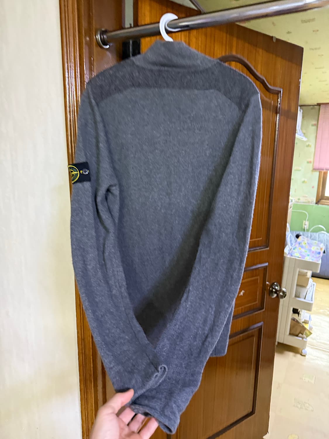 안냐세요 스톤아일랜드 반집업 니트 L 판매합니다(정품)(진짜이쁨sss급) 상품이미지4