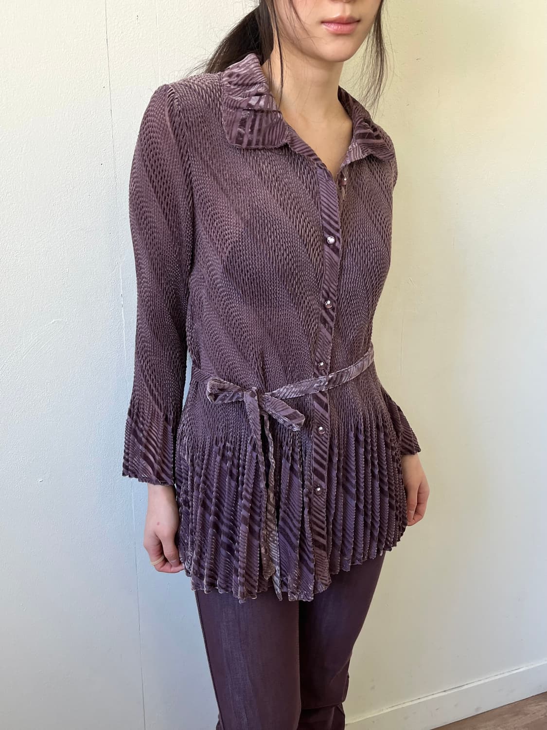 EARTHY MODE 로즈 벨벳 믹스 블라우스 상품이미지4