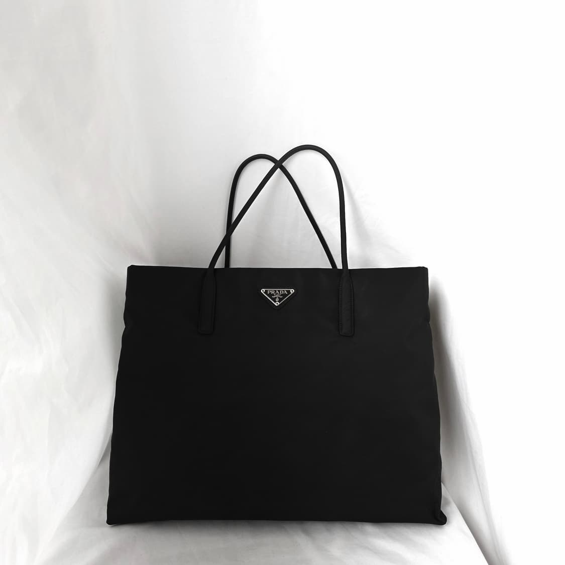 [정품 PRADA] 프라다 직사각 나일론 토트백 여성 서류가방 상품이미지1