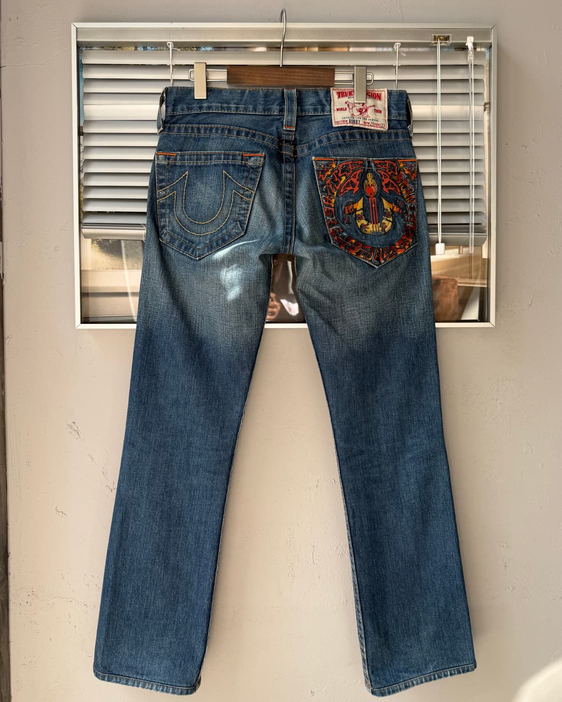 TRUE RELIGION bobby USA 자수 데님팬츠  상품이미지1