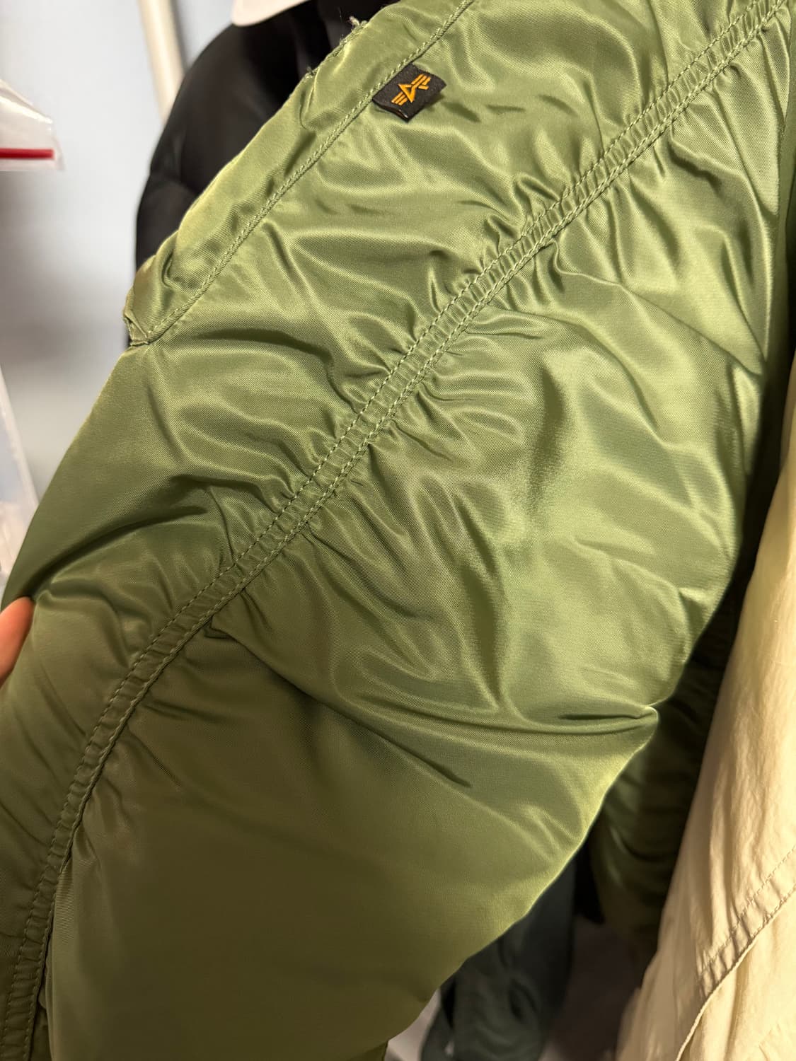 알파인더스트리 에이카화이트 콜랍 MA-1 상품이미지4