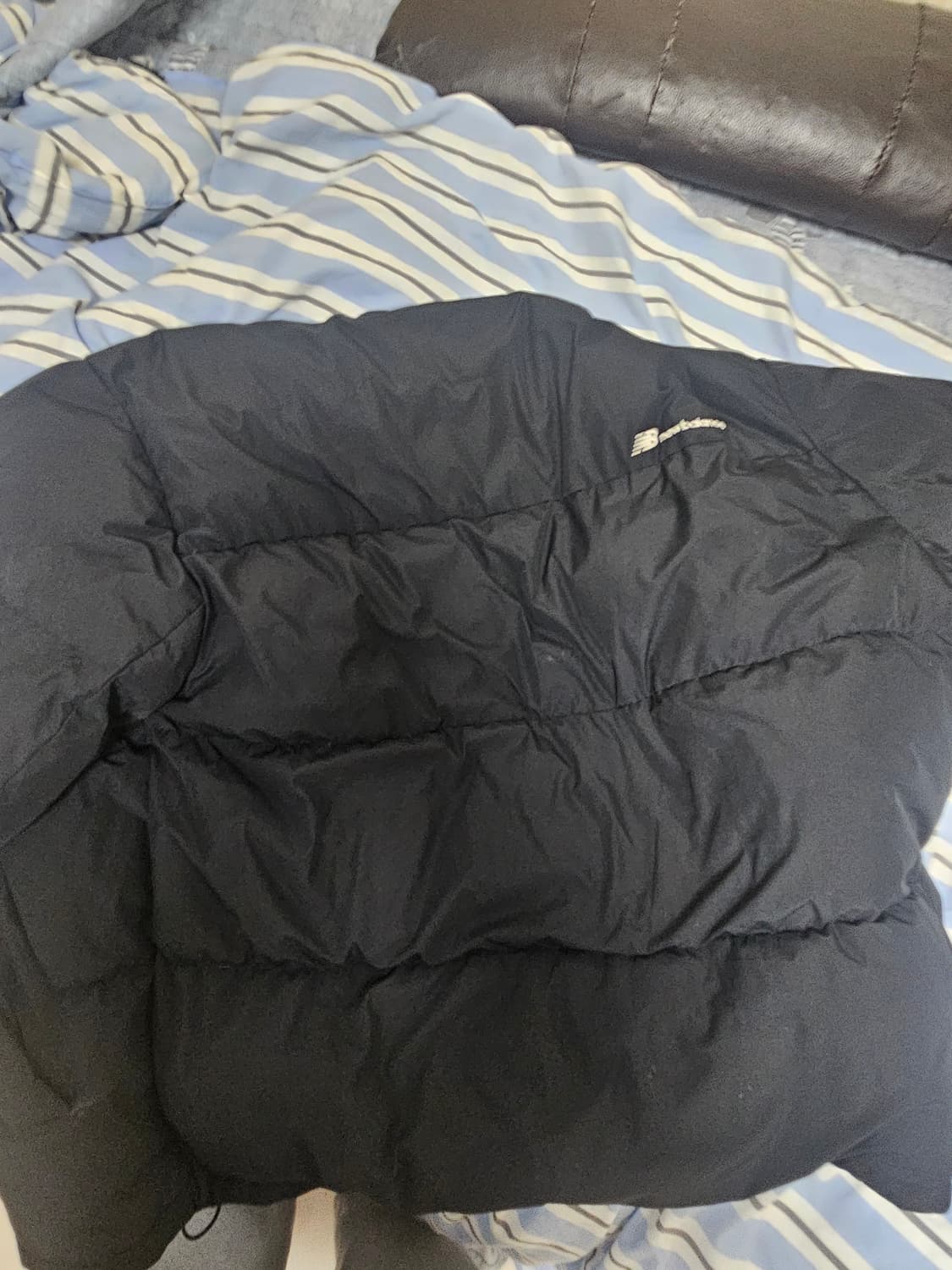 뉴발란스 블랙 구스다운 패딩 판매합니다  상품이미지2