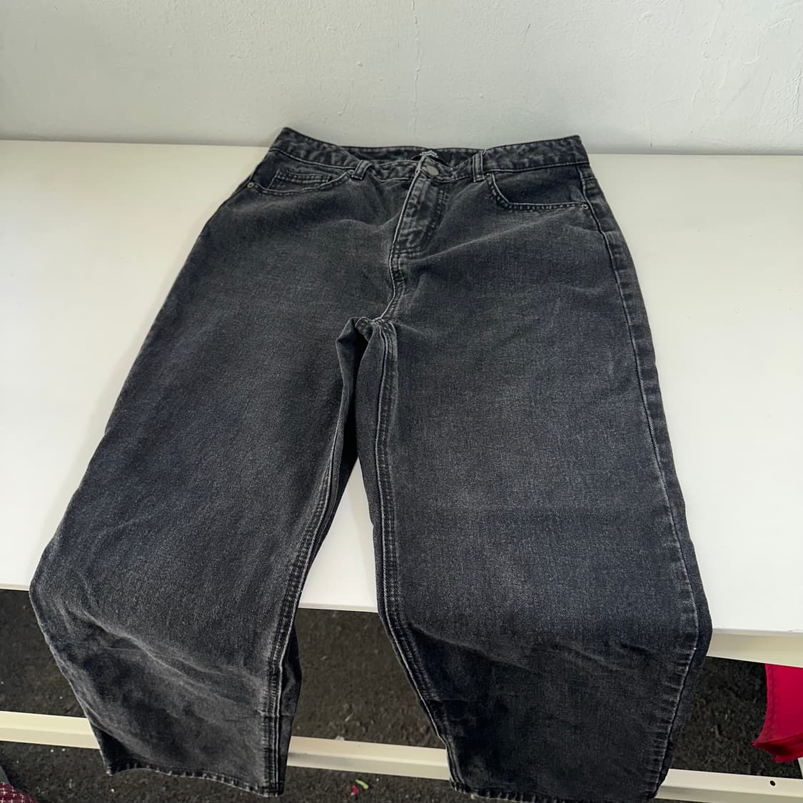30 M 무신사스탠다드 블랙워시드 일자핏 데님팬츠 상품이미지2