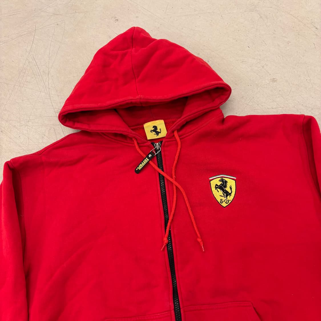 페라리 스몰로고 레드 후드집업 상품이미지2