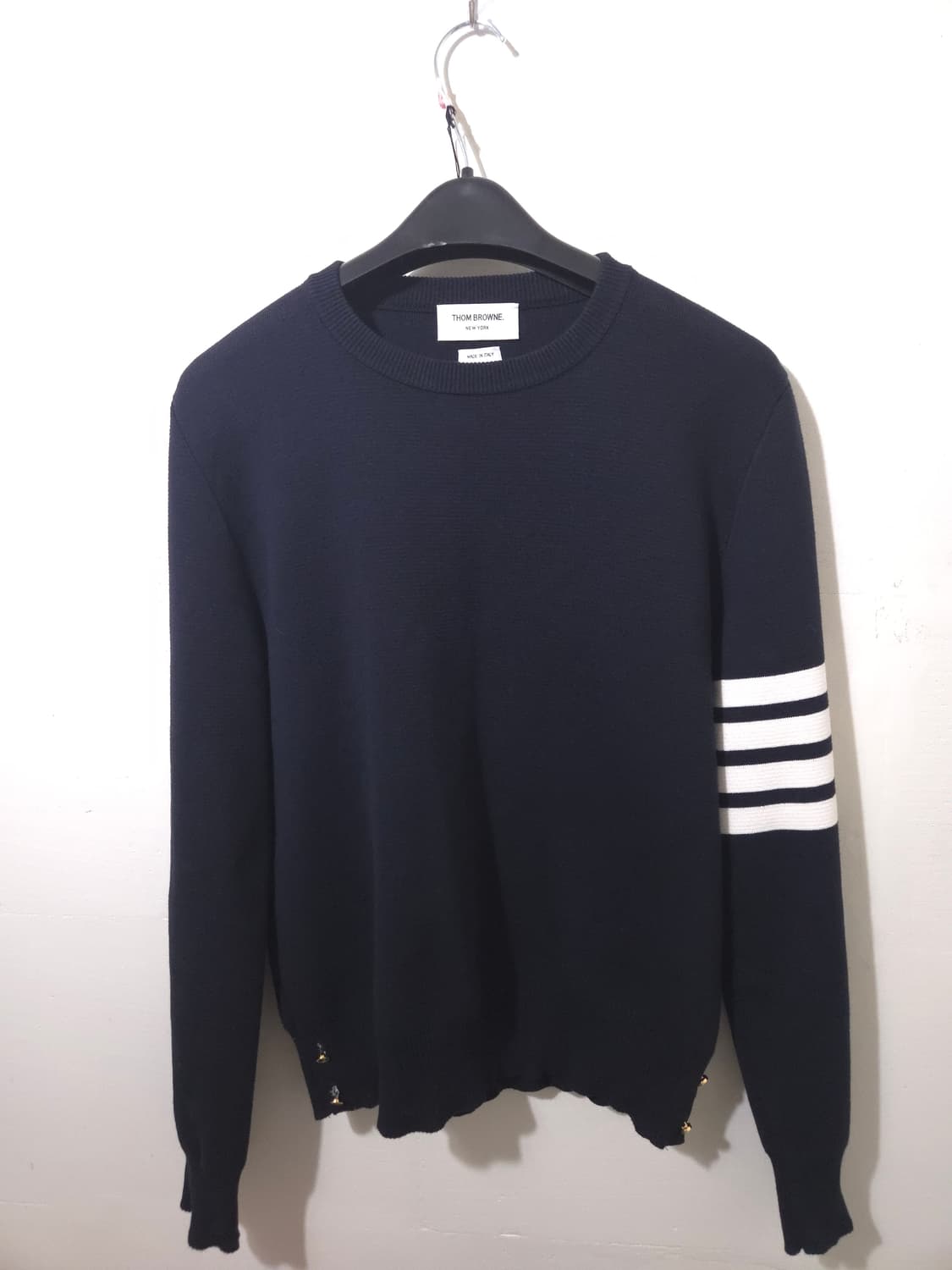 [새상품급] 톰브라운 밀라노스티치 금장 니트 4 Size 상품이미지1