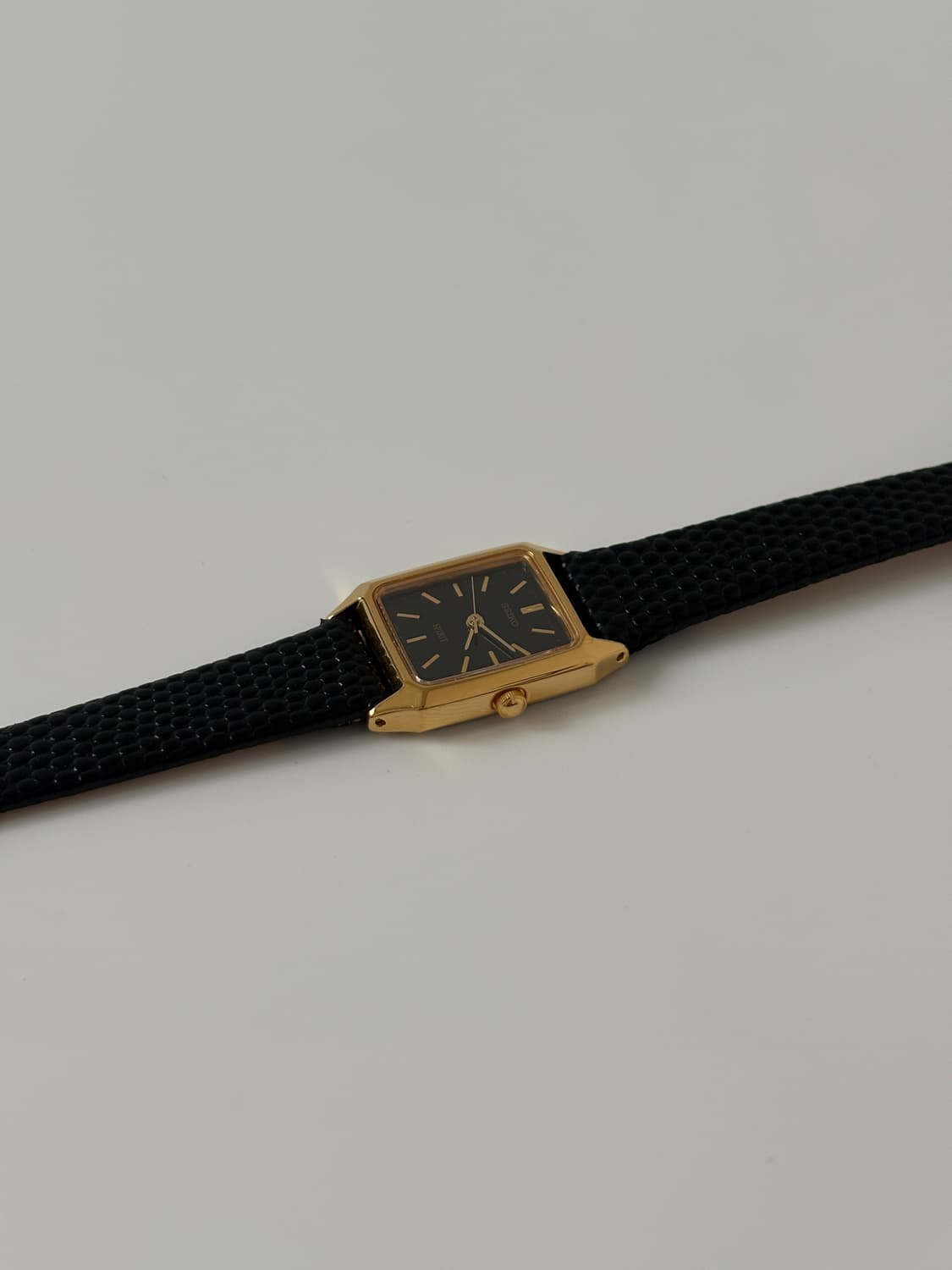 1990s Spirit Black Dial Gold Tank Quartz 상품이미지5