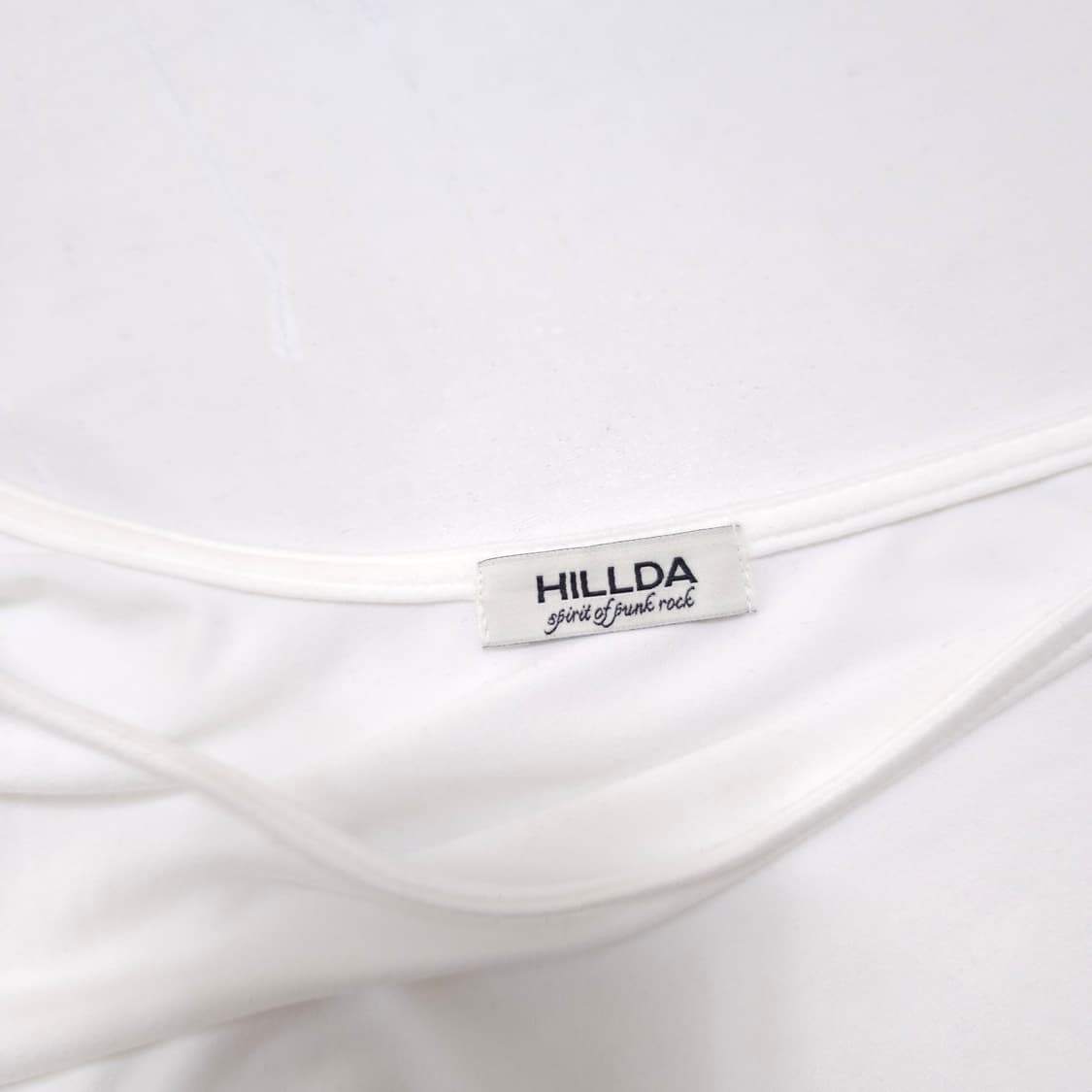 힐다 컷아웃 웨이브 슬리브 탑 상품이미지4