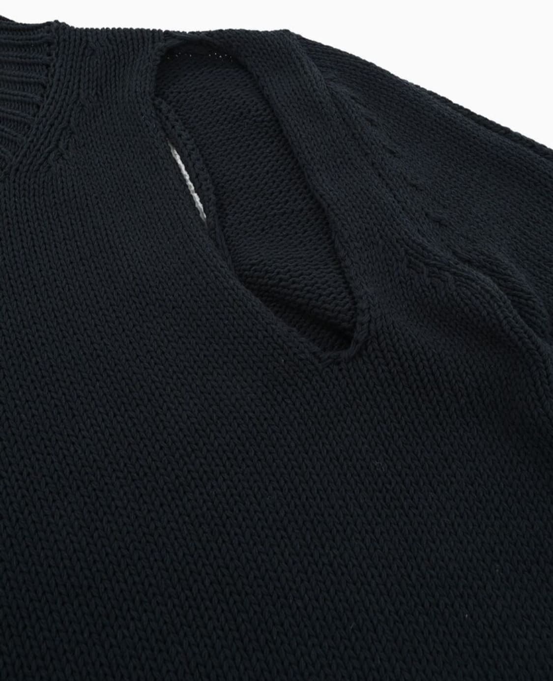 스튜디오테이블 CUT OUT KNIT PULLOVER - CHARCOAL 상품이미지4
