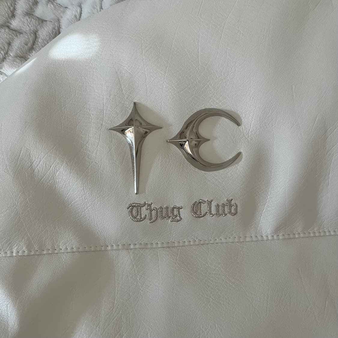 초판 [1] 떠그클럽 패딩 레더 퍼퍼 자켓 화이트 상품이미지5