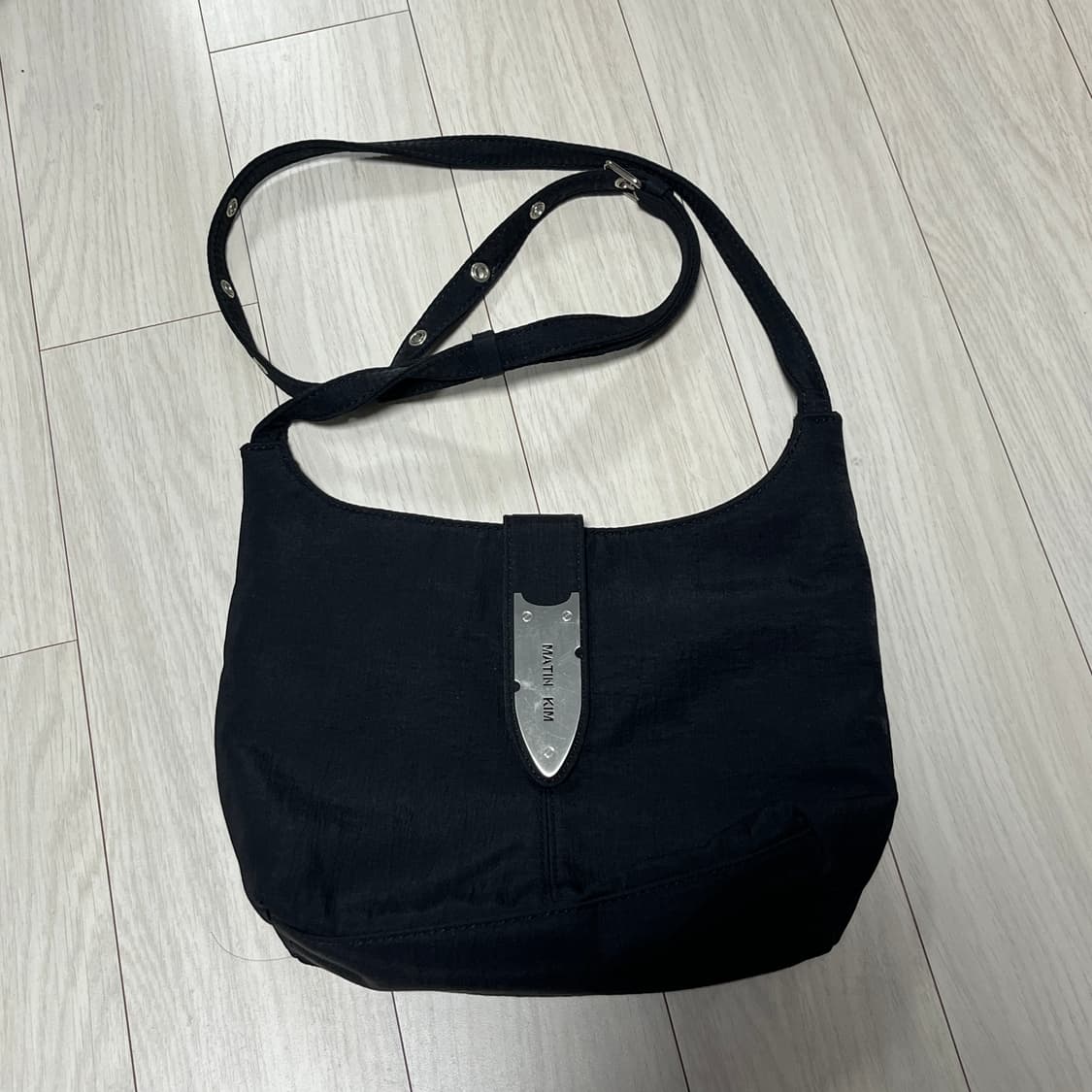 무료배송 마뗑킴 곤둘라 나일론 미니 크로스백 상품이미지1