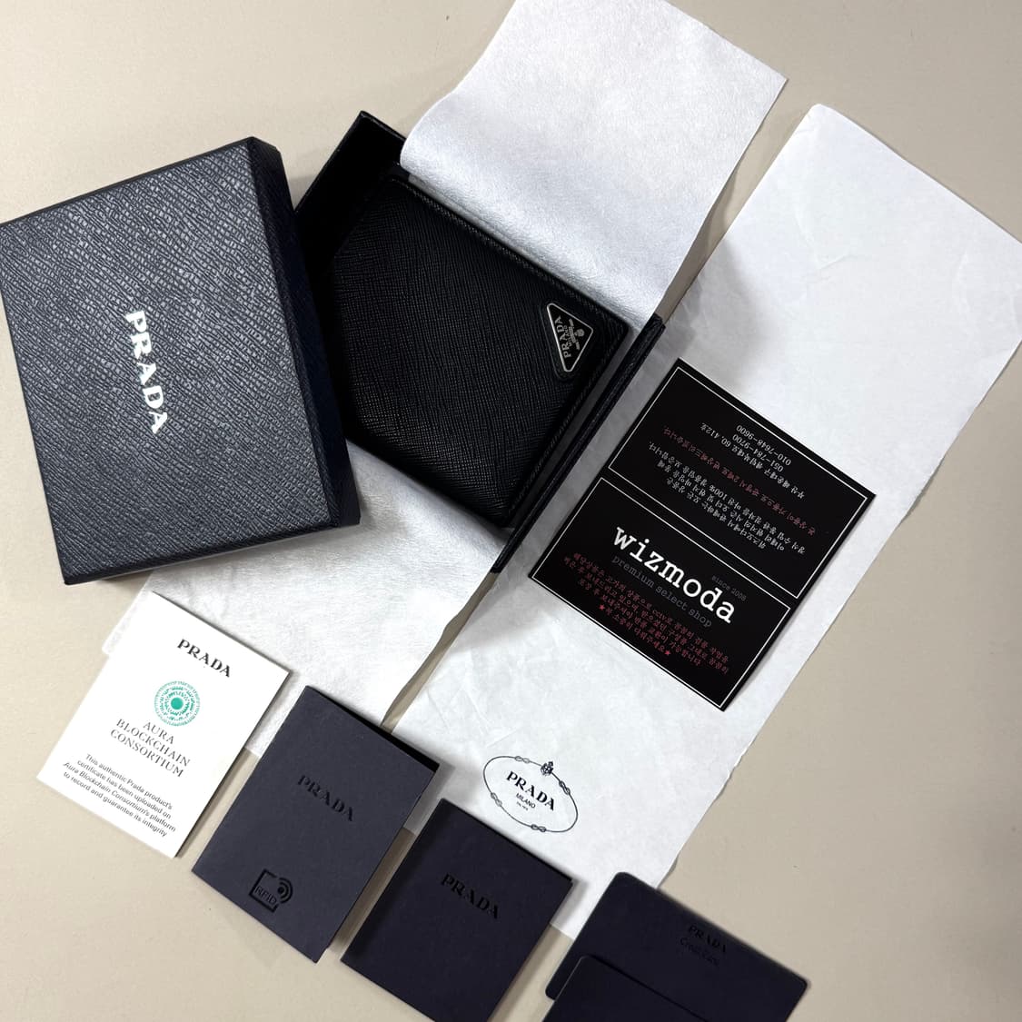 [OS/당일출고]프라다 삼각로고 사피아노 반지갑 상품이미지2