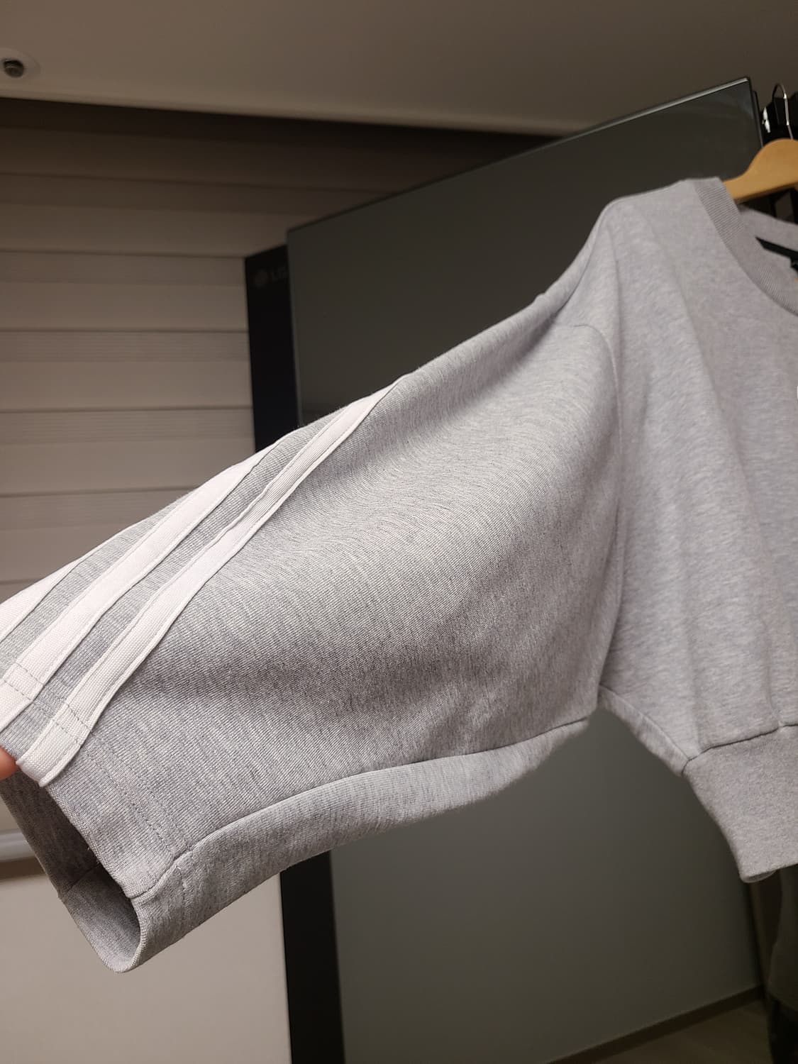 아디다스 크롭맨투맨 상품이미지4