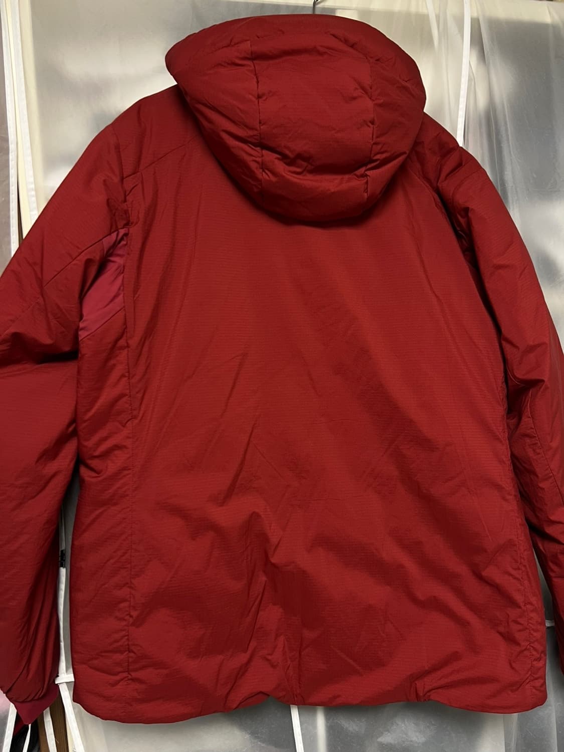 (우먼스) 아크테릭스 아톰 헤비웨이트 자켓 보르도 L 상품이미지4