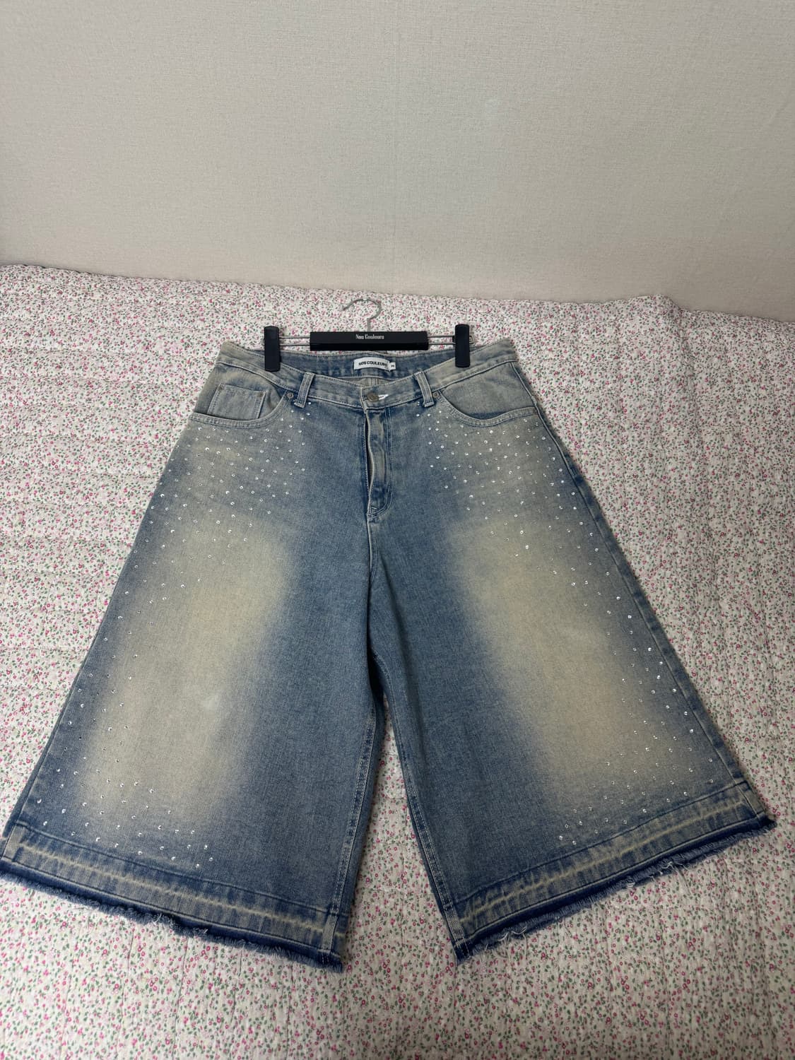 2 노쿨러스 와이드 데님 쇼츠 비즈드 상품이미지1
