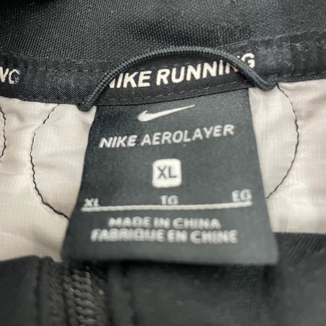 여성 나이키 에어로로프트 자켓 상품이미지3