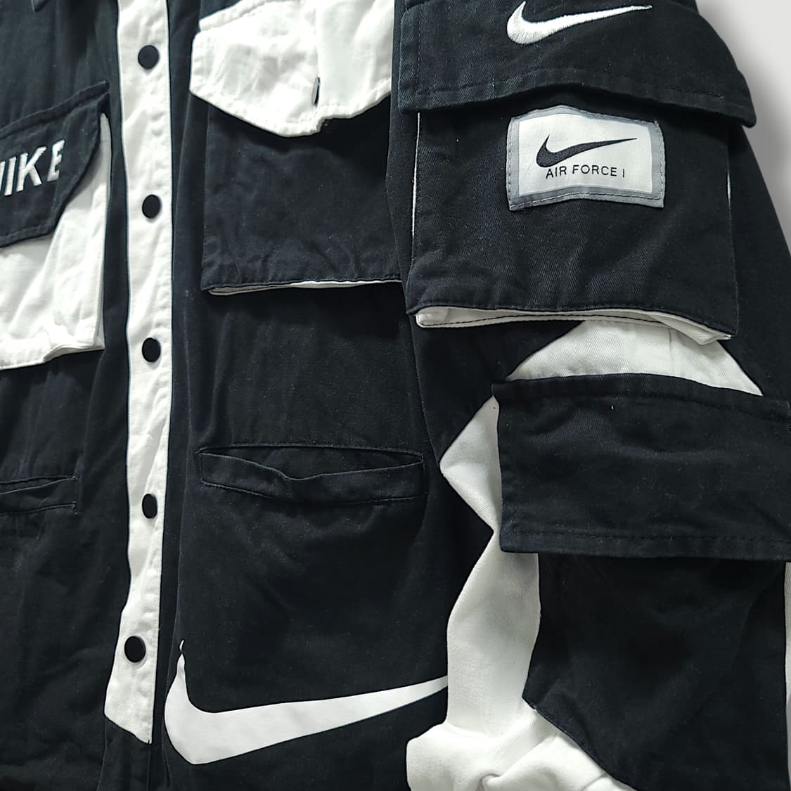 [L] 나이키 에어포스원 블랙&화이트 올드스쿨 유틸리티 자켓 상품이미지5