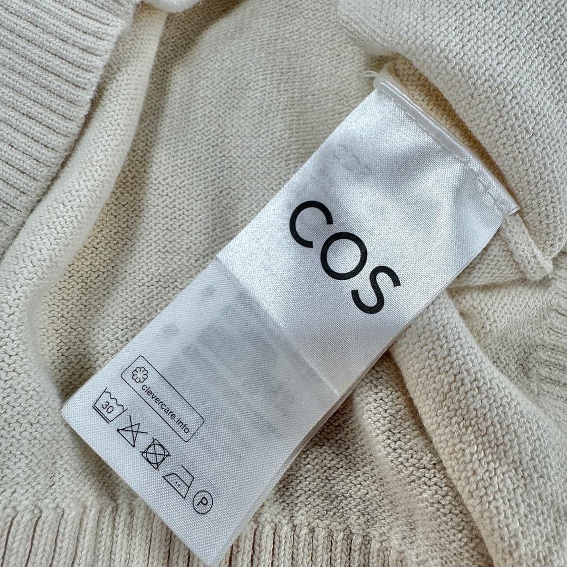 코스 COS 오픈 칼라 니트 탑 상품이미지4